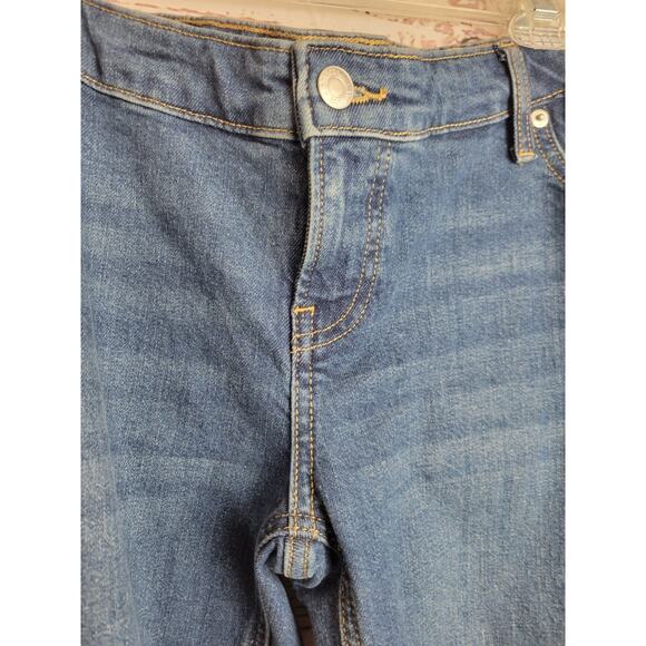 NWT Gap Maternity Jeans Blue Denim Straight Leg Whiskers Women's Size 30/10R - Picture 7 of 12
